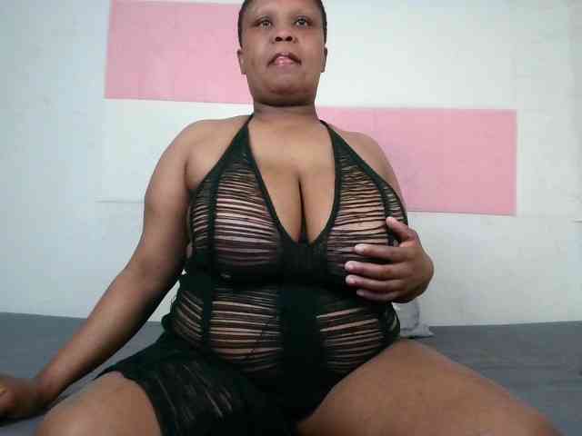 BIGTITTISXX webcam