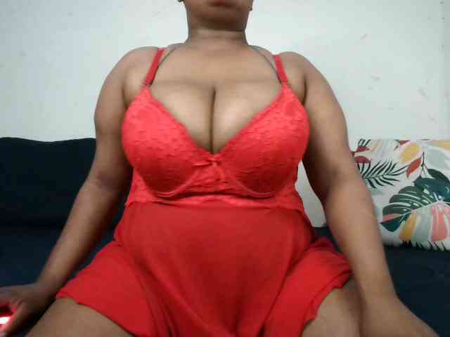Model: BIGTITTISXX
