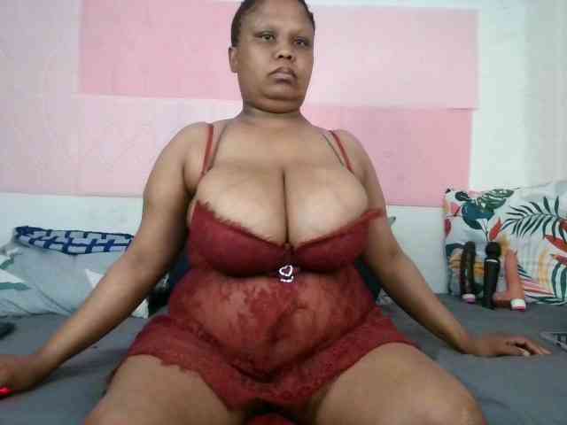 BIGTITTISXX webcam