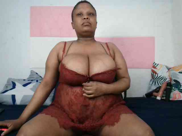 BIGTITTISXX webcam
