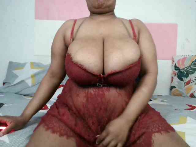 BIGTITTISXX webcam