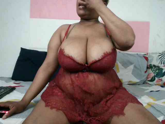 BIGTITTISXX webcam