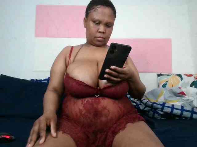 BIGTITTISXX webcam