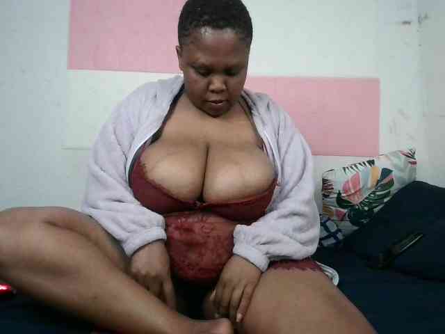 BIGTITTISXX webcam