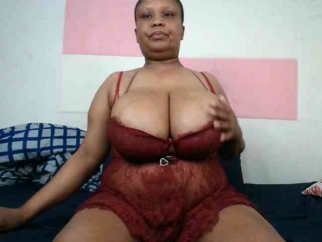 BIGTITTISXX webcam