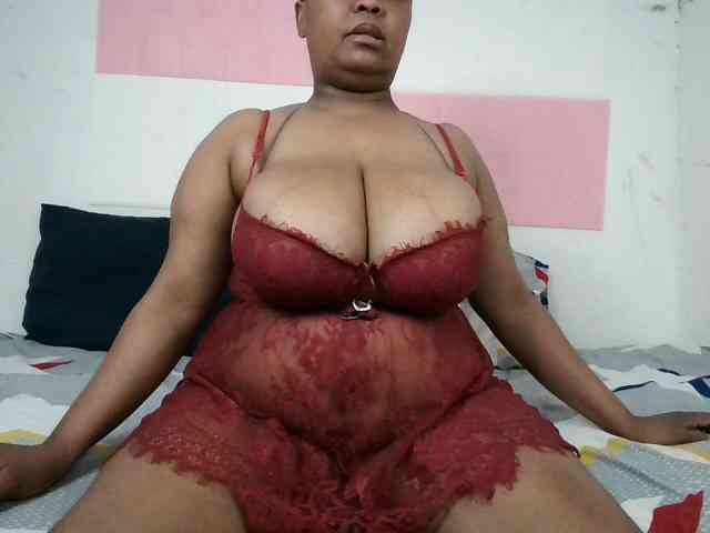 BIGTITTISXX webcam