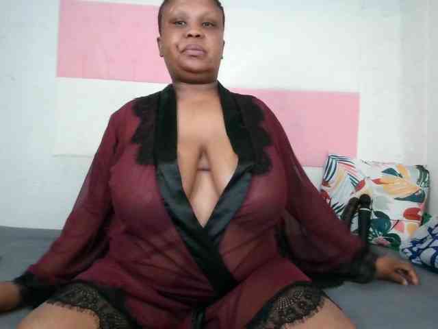 BIGTITTISXX webcam