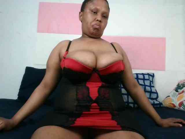 BIGTITTISXX webcam