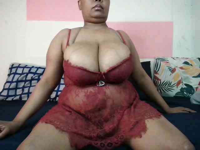 BIGTITTISXX webcam