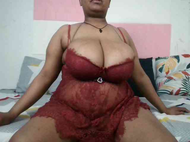 BIGTITTISXX webcam