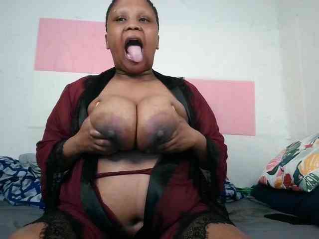 BIGTITTISXX webcam