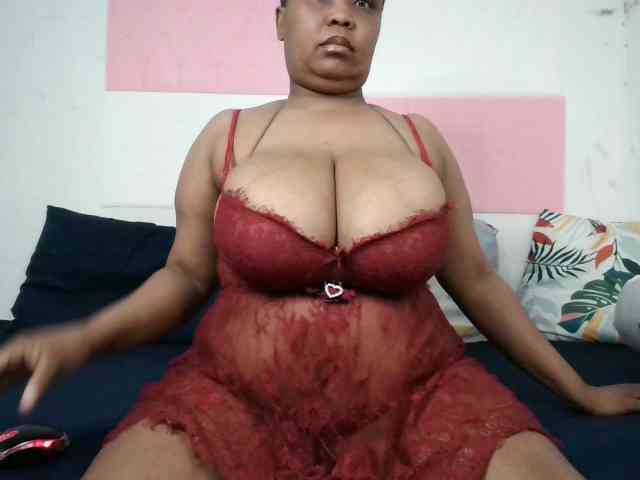 BIGTITTISXX webcam