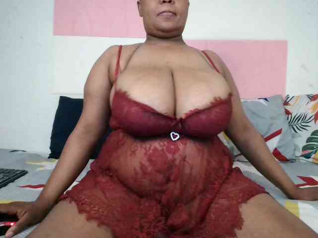 BIGTITTISXX webcam