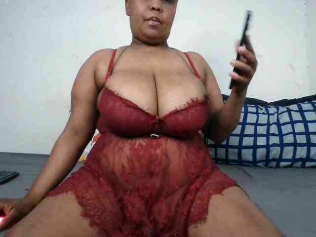 BIGTITTISXX webcam