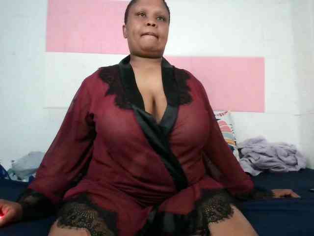 BIGTITTISXX webcam