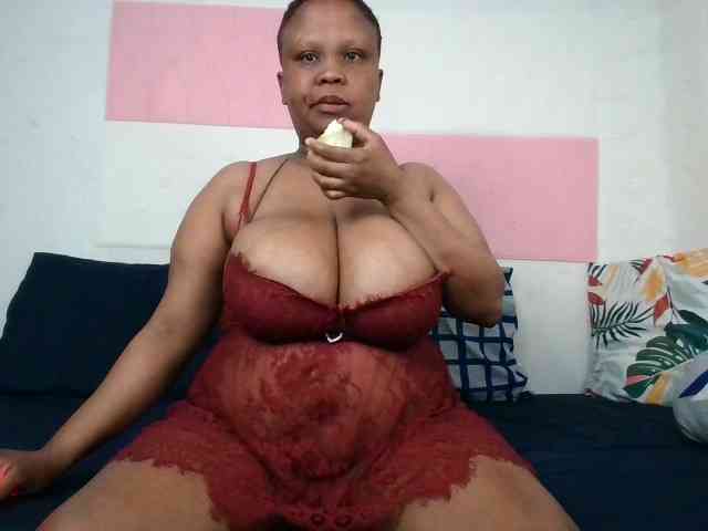 BIGTITTISXX webcam