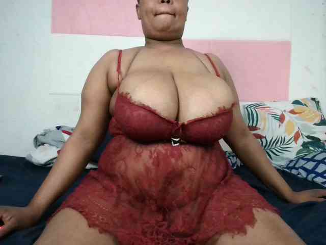 BIGTITTISXX webcam
