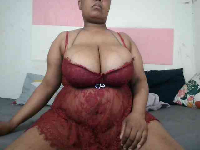 BIGTITTISXX webcam