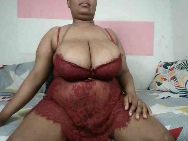 BIGTITTISXX webcam