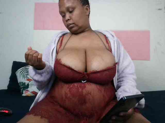 BIGTITTISXX webcam