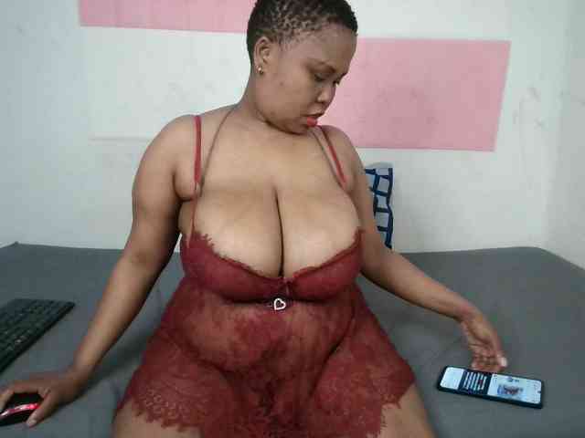BIGTITTISXX webcam