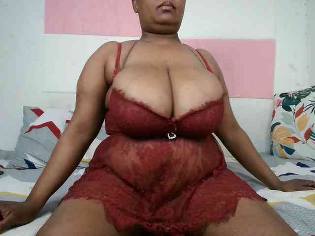 BIGTITTISXX webcam