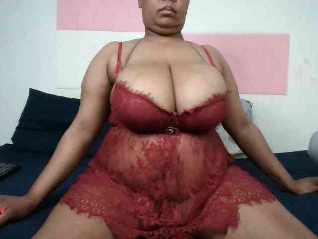 BIGTITTISXX webcam