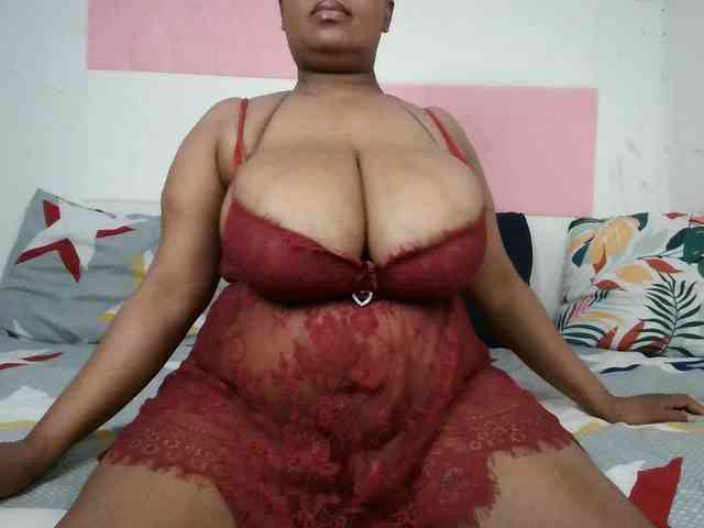 BIGTITTISXX webcam