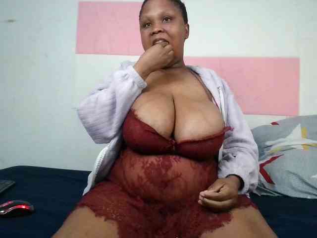BIGTITTISXX webcam