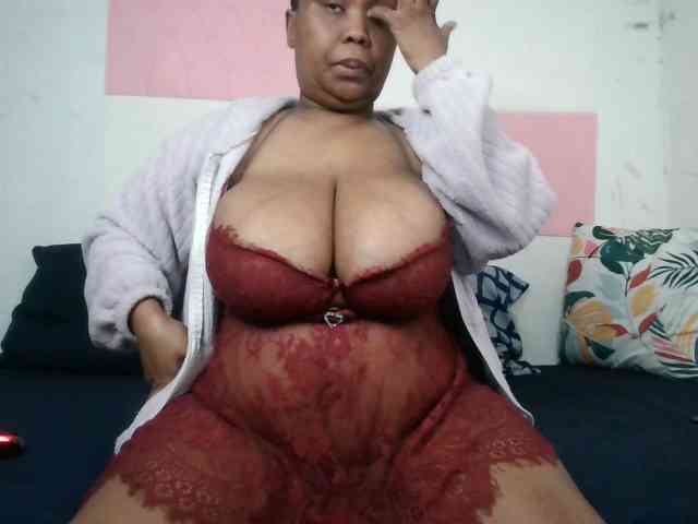 BIGTITTISXX webcam