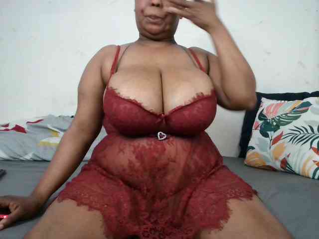 BIGTITTISXX webcam