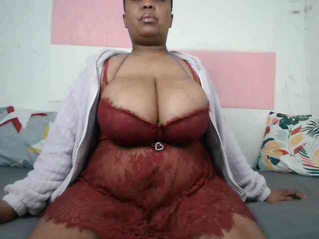 BIGTITTISXX webcam
