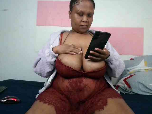 BIGTITTISXX webcam