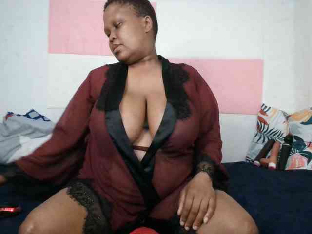 BIGTITTISXX webcam