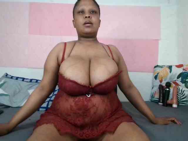 BIGTITTISXX webcam