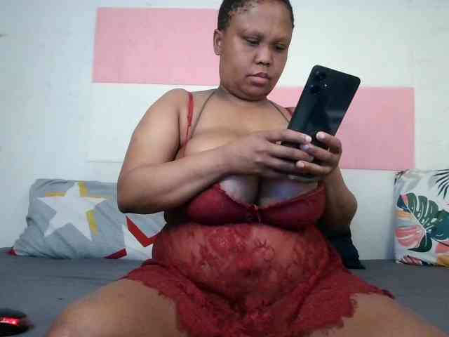 BIGTITTISXX webcam