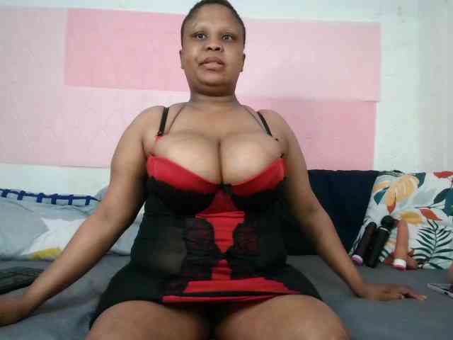 BIGTITTISXX webcam