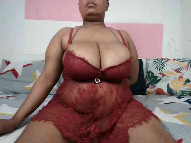 BIGTITTISXX webcam