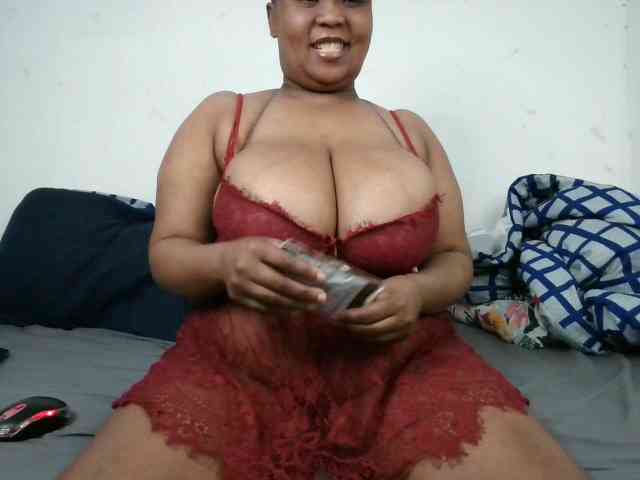 BIGTITTISXX webcam