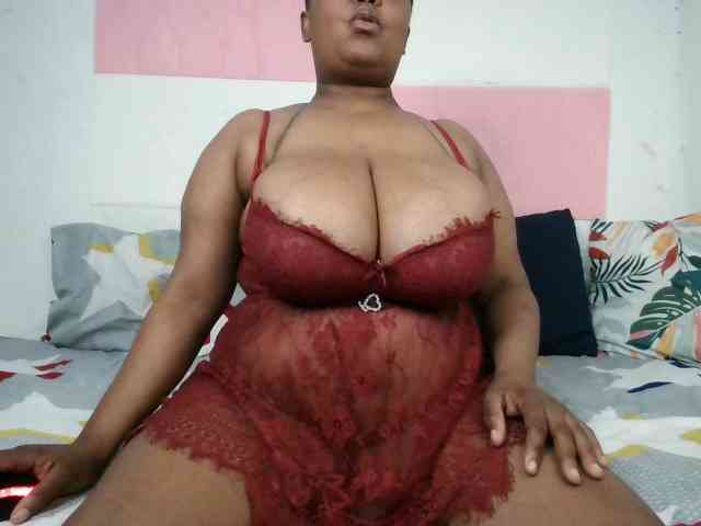 BIGTITTISXX webcam