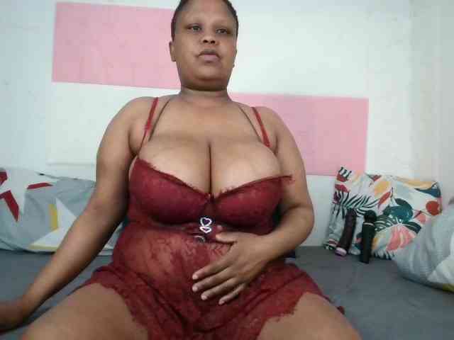BIGTITTISXX webcam