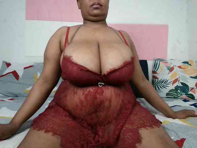 BIGTITTISXX webcam