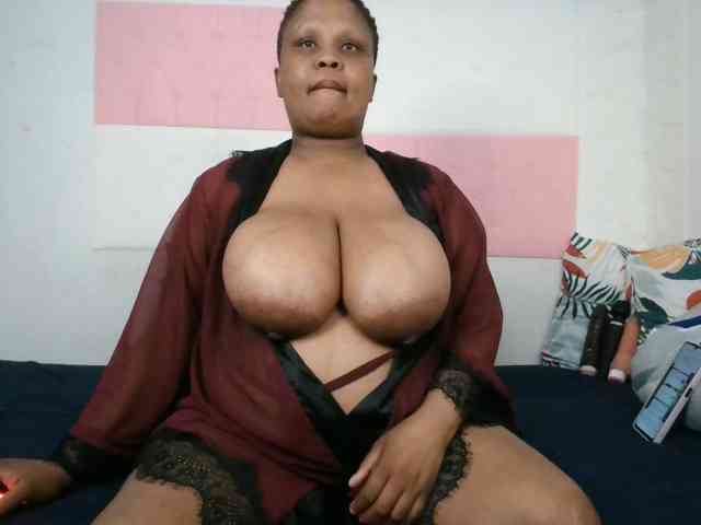 BIGTITTISXX webcam