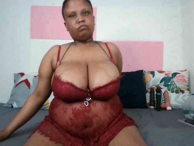 BIGTITTISXX webcam