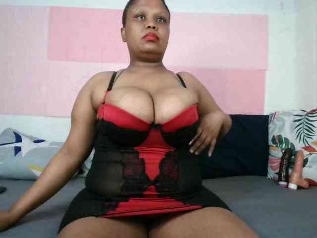 BIGTITTISXX webcam