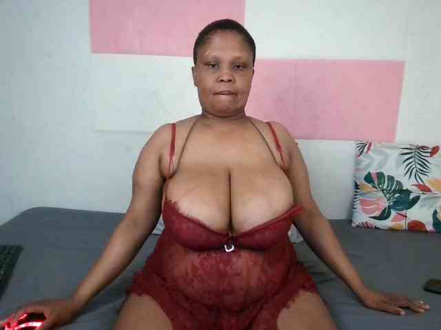 BIGTITTISXX webcam