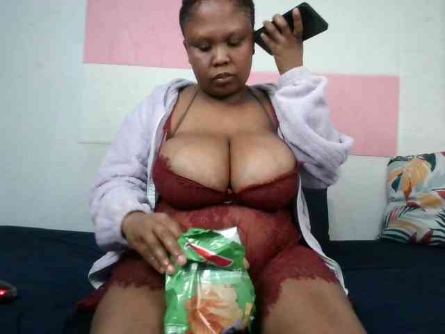 BIGTITTISXX webcam