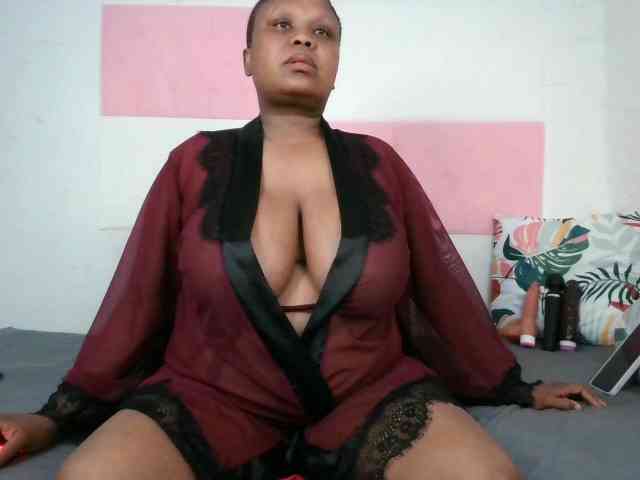 BIGTITTISXX webcam