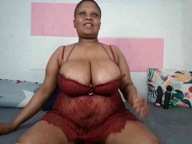 BIGTITTISXX webcam