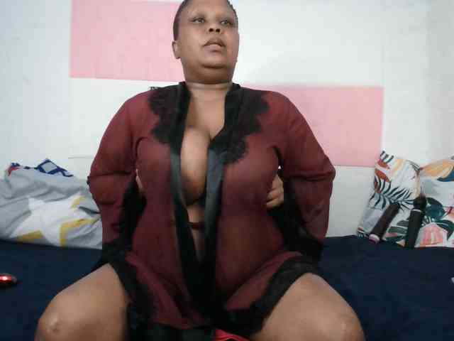BIGTITTISXX webcam